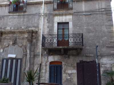 Nel centro storico di Modugno, precisamente in piazza del Popolo, sorge il settecentesco palazzo Piepoli